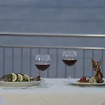 Odyssey & 4* Ajía Effimía