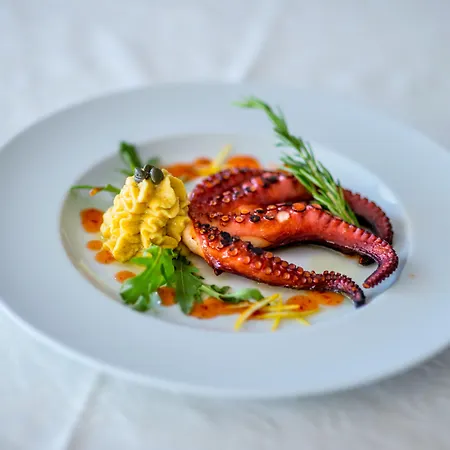 Отель Odyssey Hotel & Spa 4*